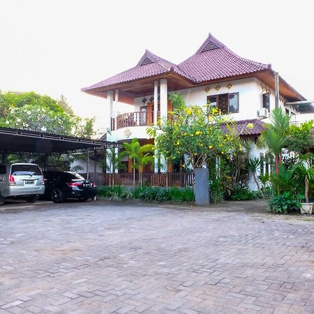Friends Beach Hotel Kuta  Eksteriør bilde