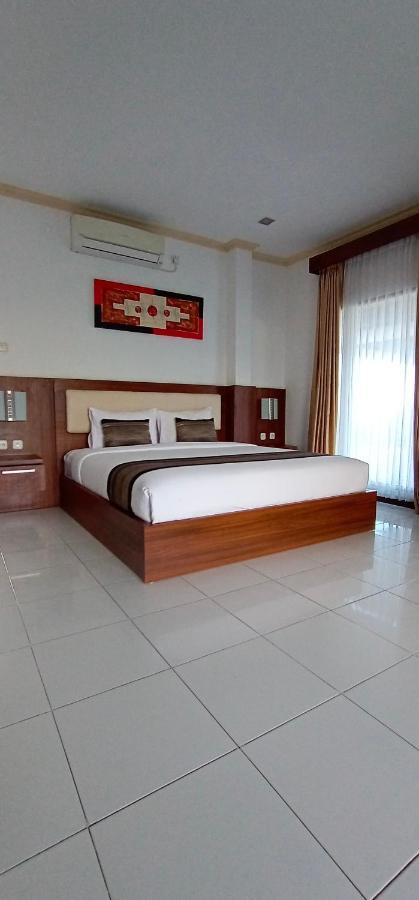 Friends Beach Hotel Kuta  Eksteriør bilde
