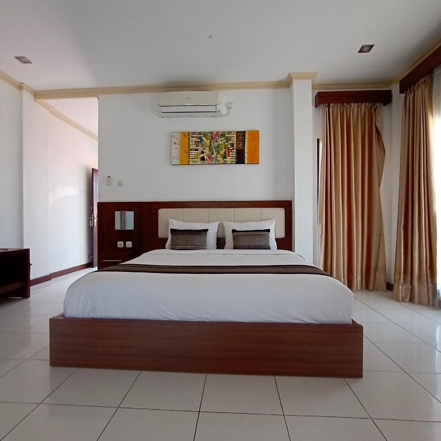 Friends Beach Hotel Kuta  Eksteriør bilde
