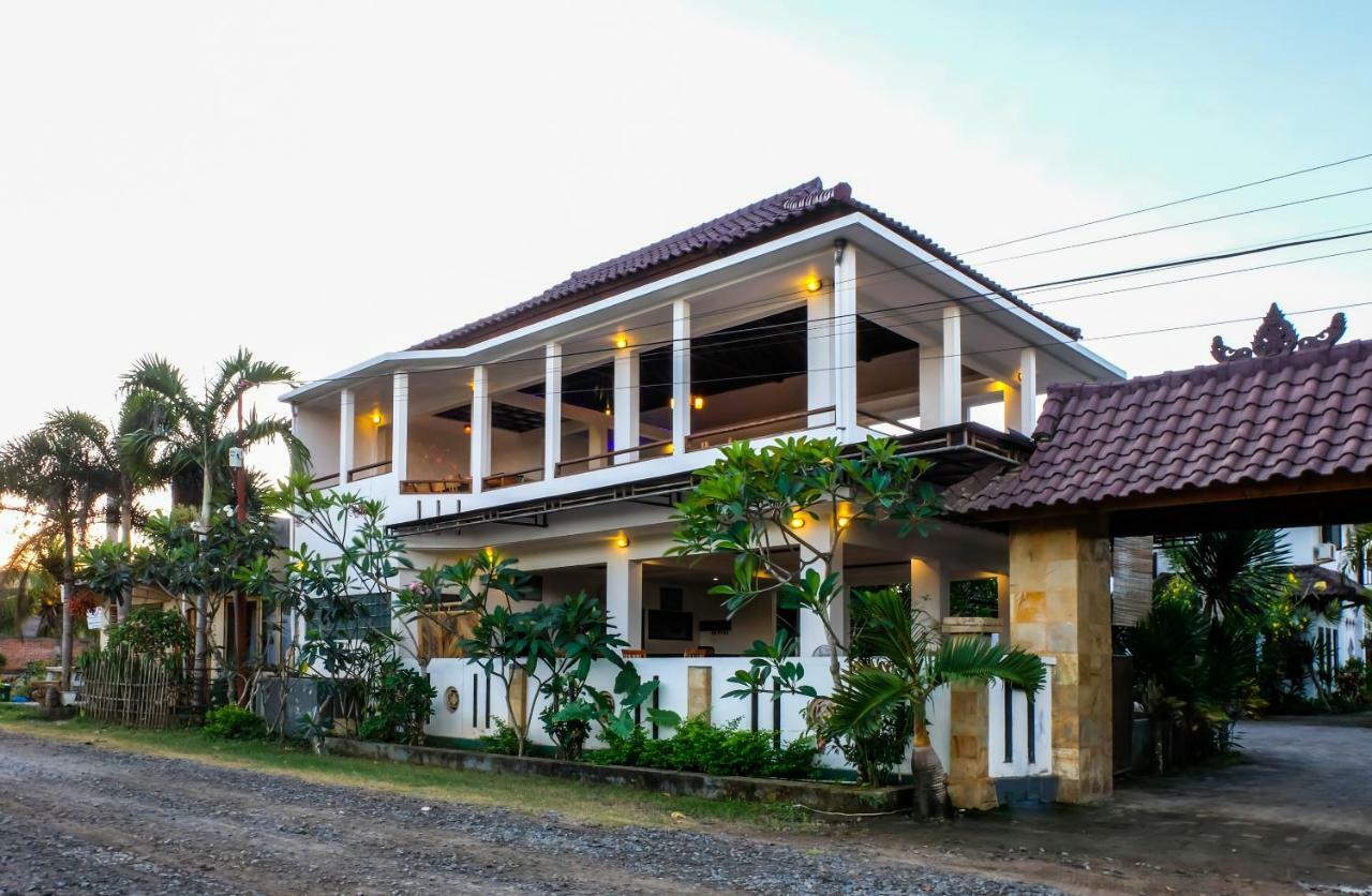 Friends Beach Hotel Kuta  Eksteriør bilde