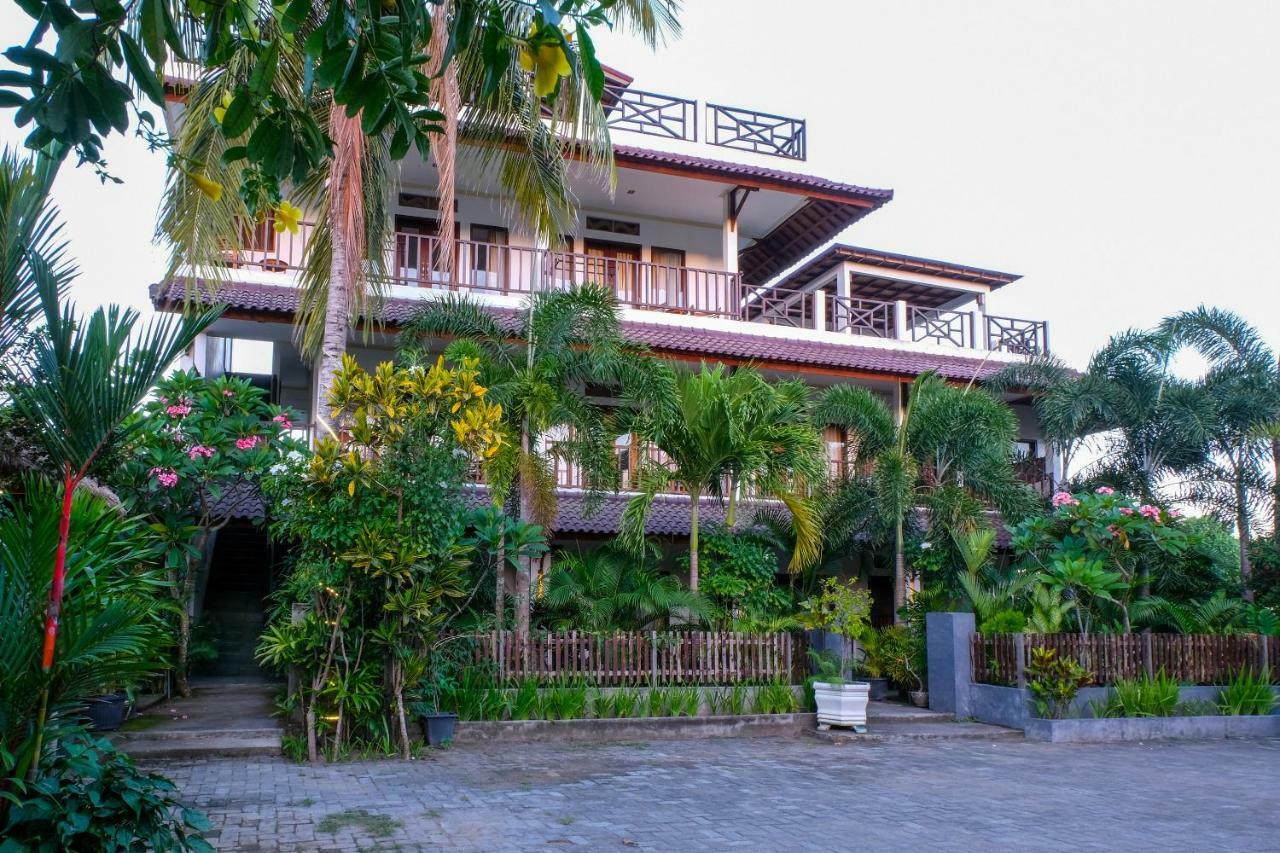Friends Beach Hotel Kuta  Eksteriør bilde