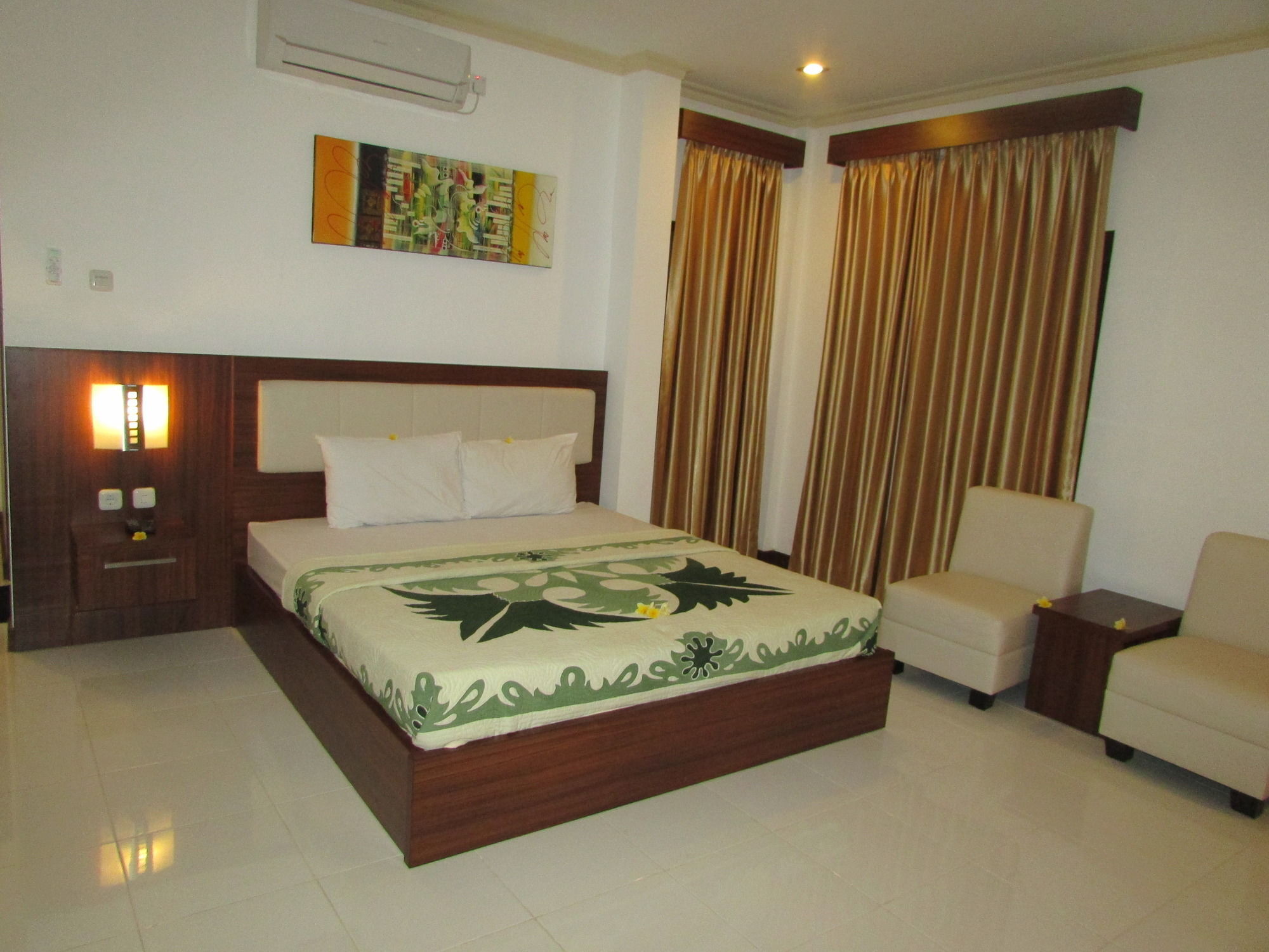 Friends Beach Hotel Kuta  Eksteriør bilde