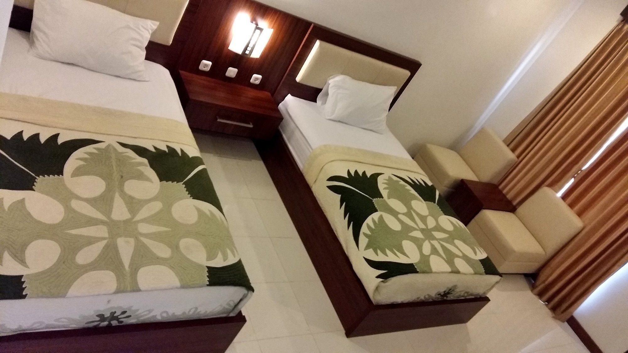 Friends Beach Hotel Kuta  Eksteriør bilde